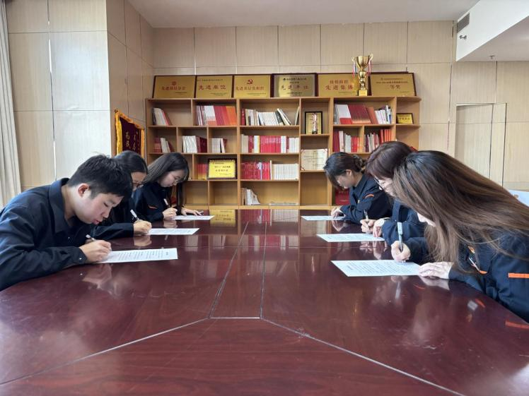 PT��Ѷ|һ������